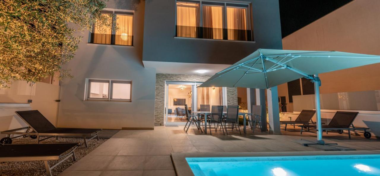 Villa Dea - Dein Rueckzugsort Am Meer Mit Beheiztem Pool Vrsi Dış mekan fotoğraf